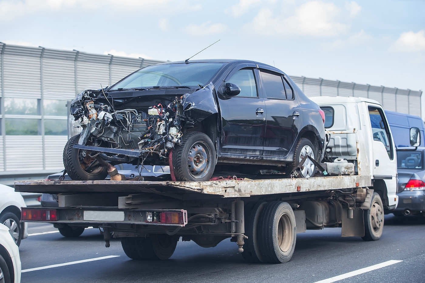 Mississauga-Ontario-accident-towing-flatbed-towing